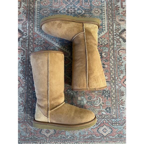 Women's UGG Women's Classic Tall Boot SIZE 5 - Picture 2 of 9